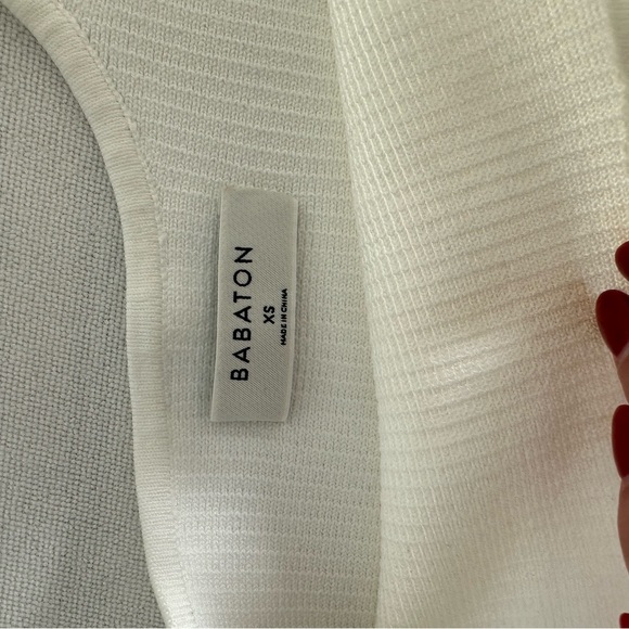 Aritzia Babaton
Sculpt Knit One-Shoulder Top in white - Picture 5 of 5